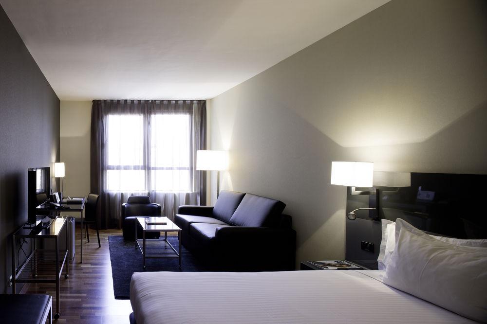Ac Hotel Avenida De America By Marriott Madrid Exterior photo
