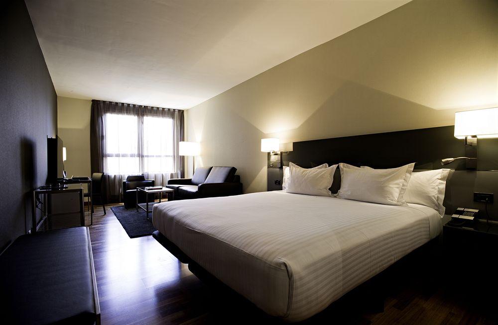 Ac Hotel Avenida De America By Marriott Madrid Exterior photo