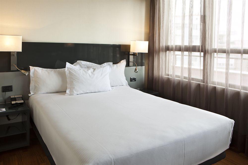 Ac Hotel Avenida De America By Marriott Madrid Exterior photo