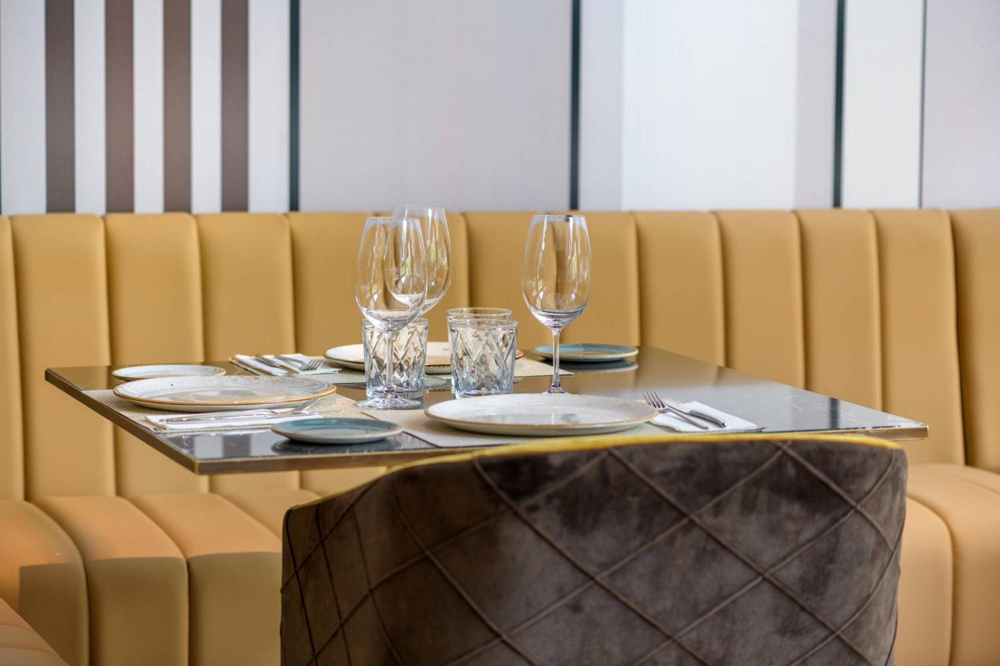 Ac Hotel Avenida De America By Marriott Madrid Exterior photo