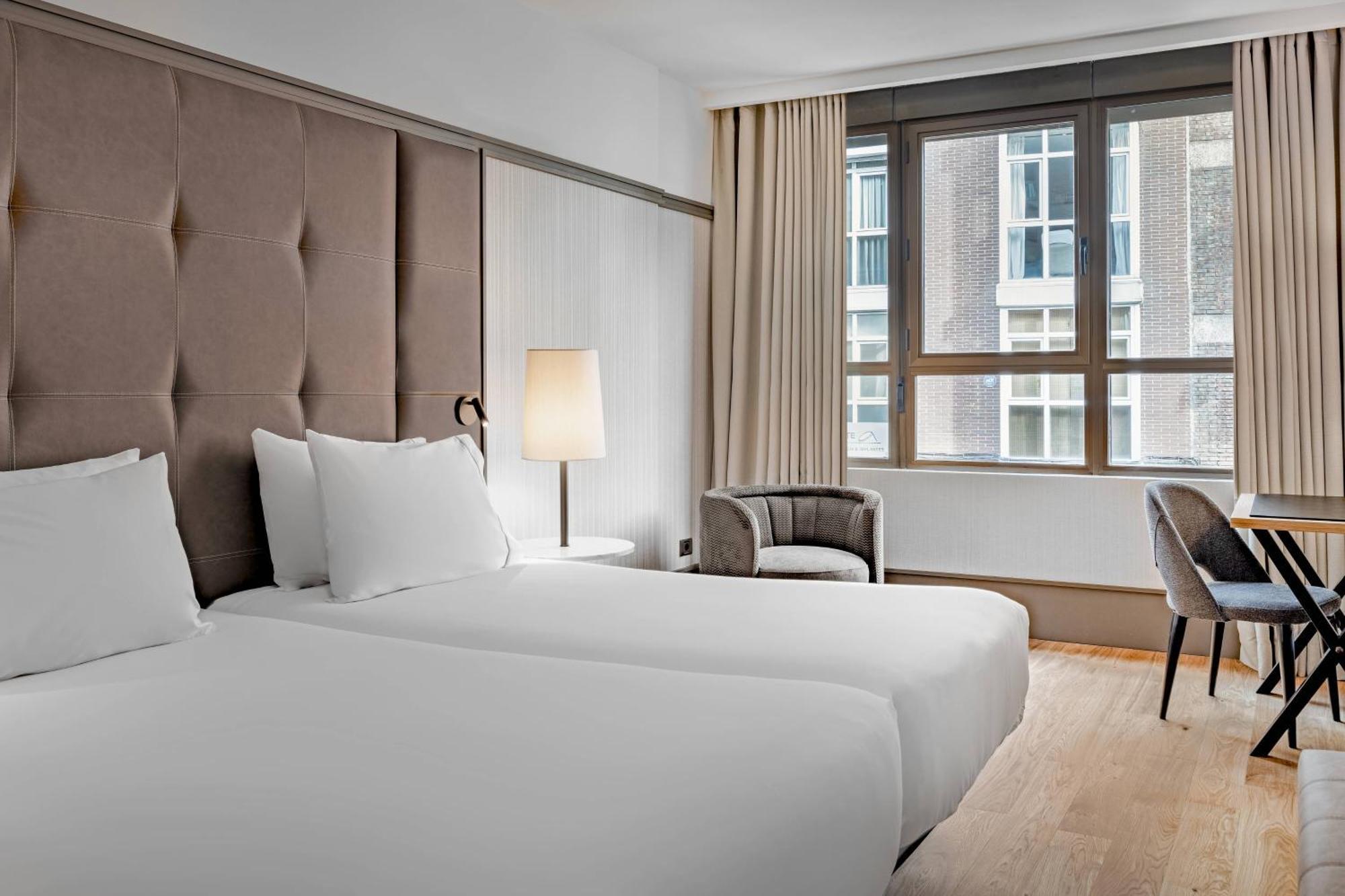 Ac Hotel Avenida De America By Marriott Madrid Exterior photo