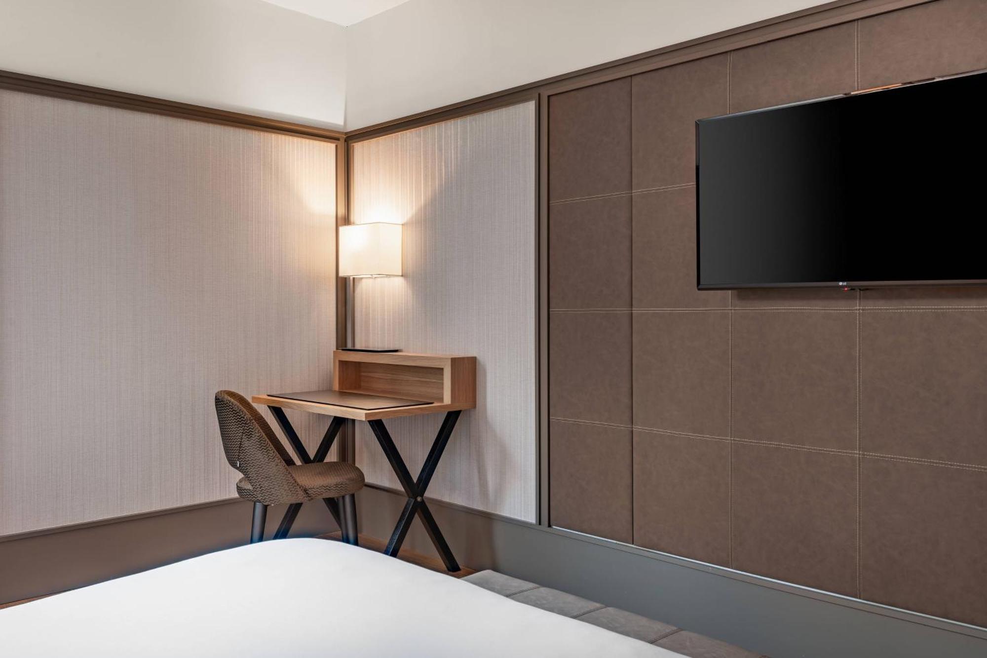 Ac Hotel Avenida De America By Marriott Madrid Exterior photo