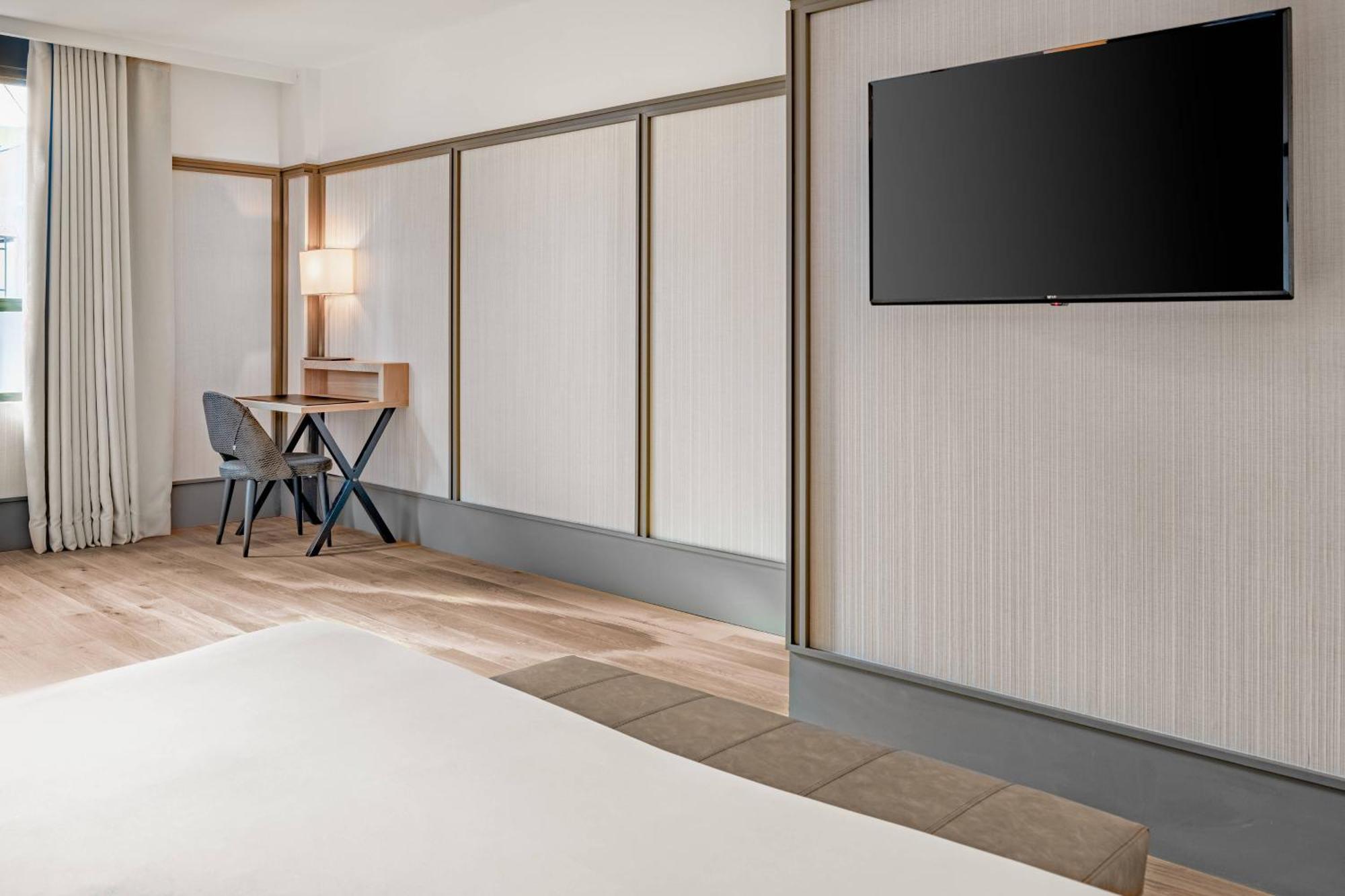 Ac Hotel Avenida De America By Marriott Madrid Exterior photo