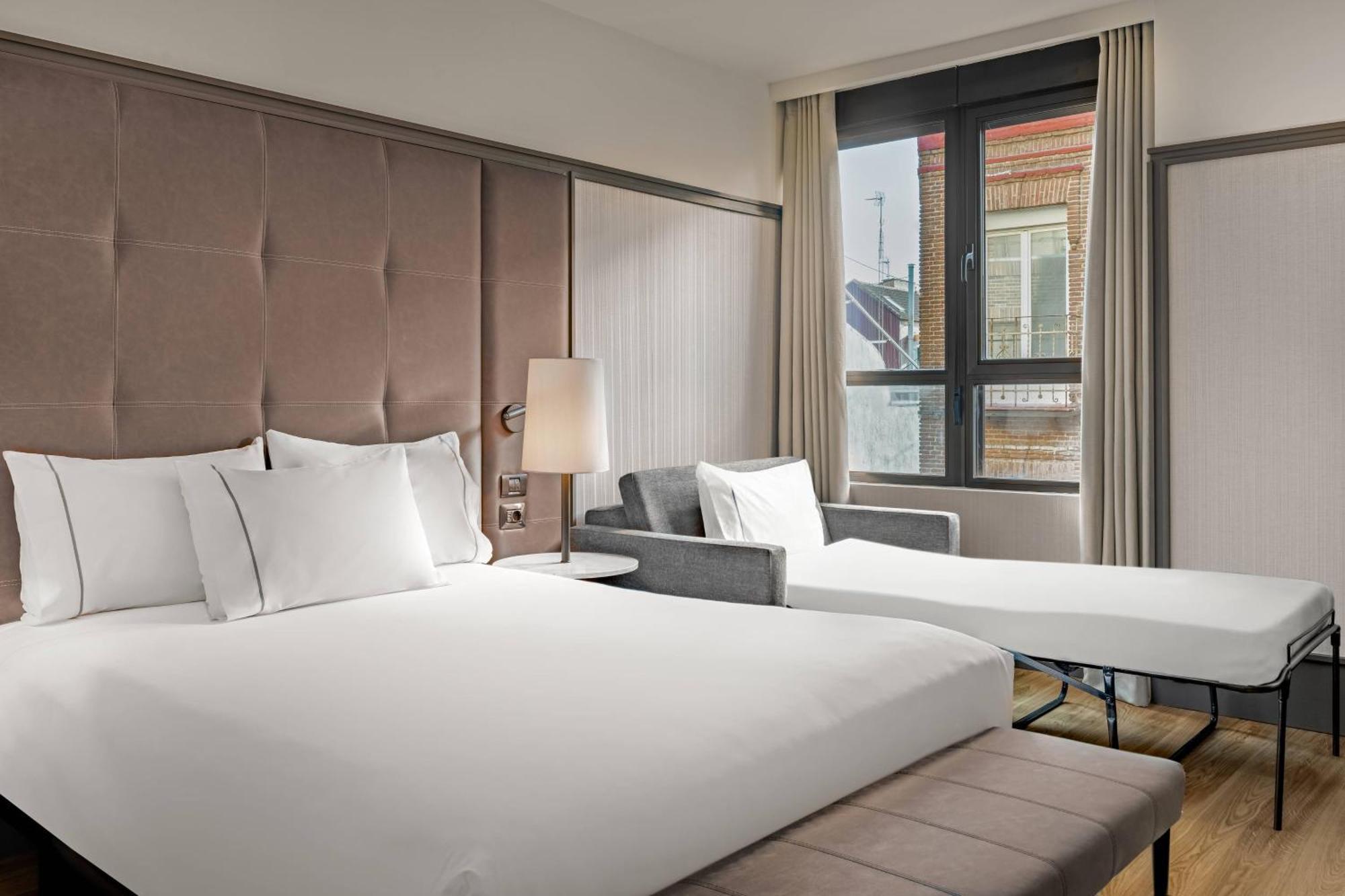 Ac Hotel Avenida De America By Marriott Madrid Exterior photo