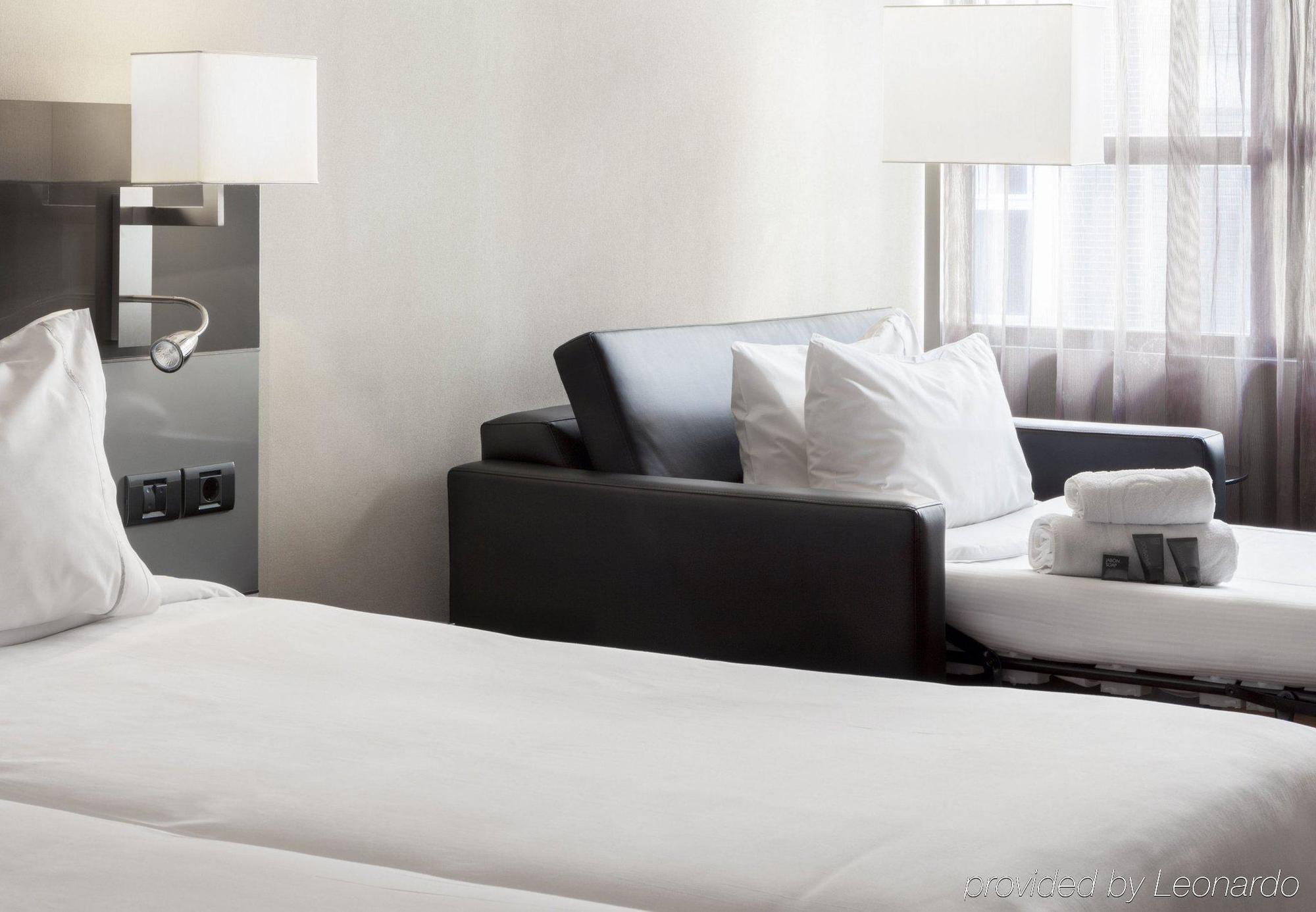 Ac Hotel Avenida De America By Marriott Madrid Exterior photo